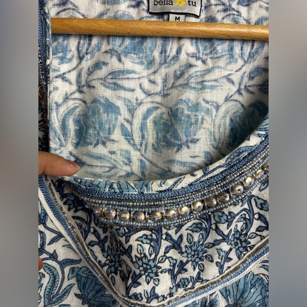 Bella tu Linen Mid dress Blue Floral Boho Embellished Neck Sleeveless Shift Sz M - Picture 8 of 15